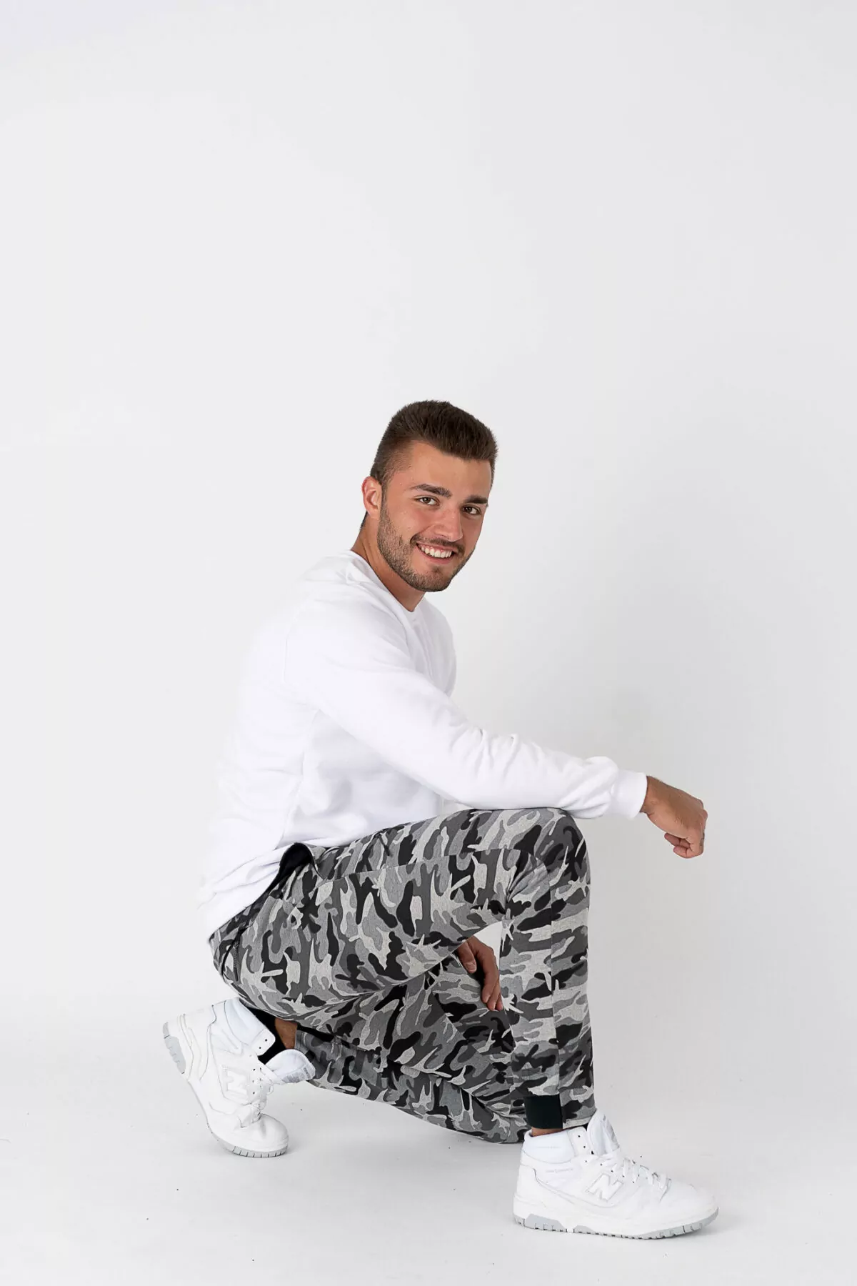 Spodnie męskie joggery moro szarne z kieszeniami polska